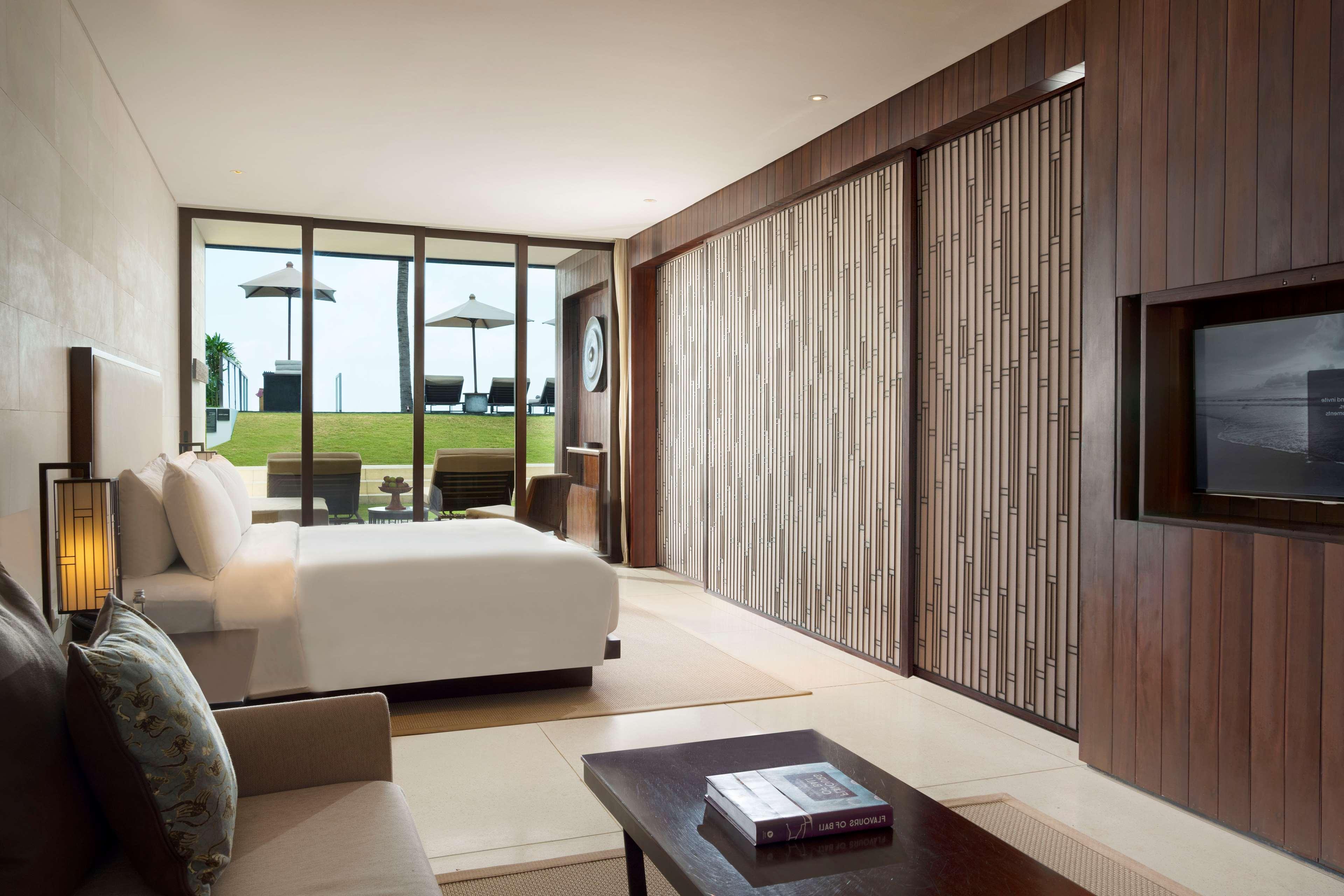 Hotel Alila Seminyak Esterno foto A room at The Oberoi, Mumbai
