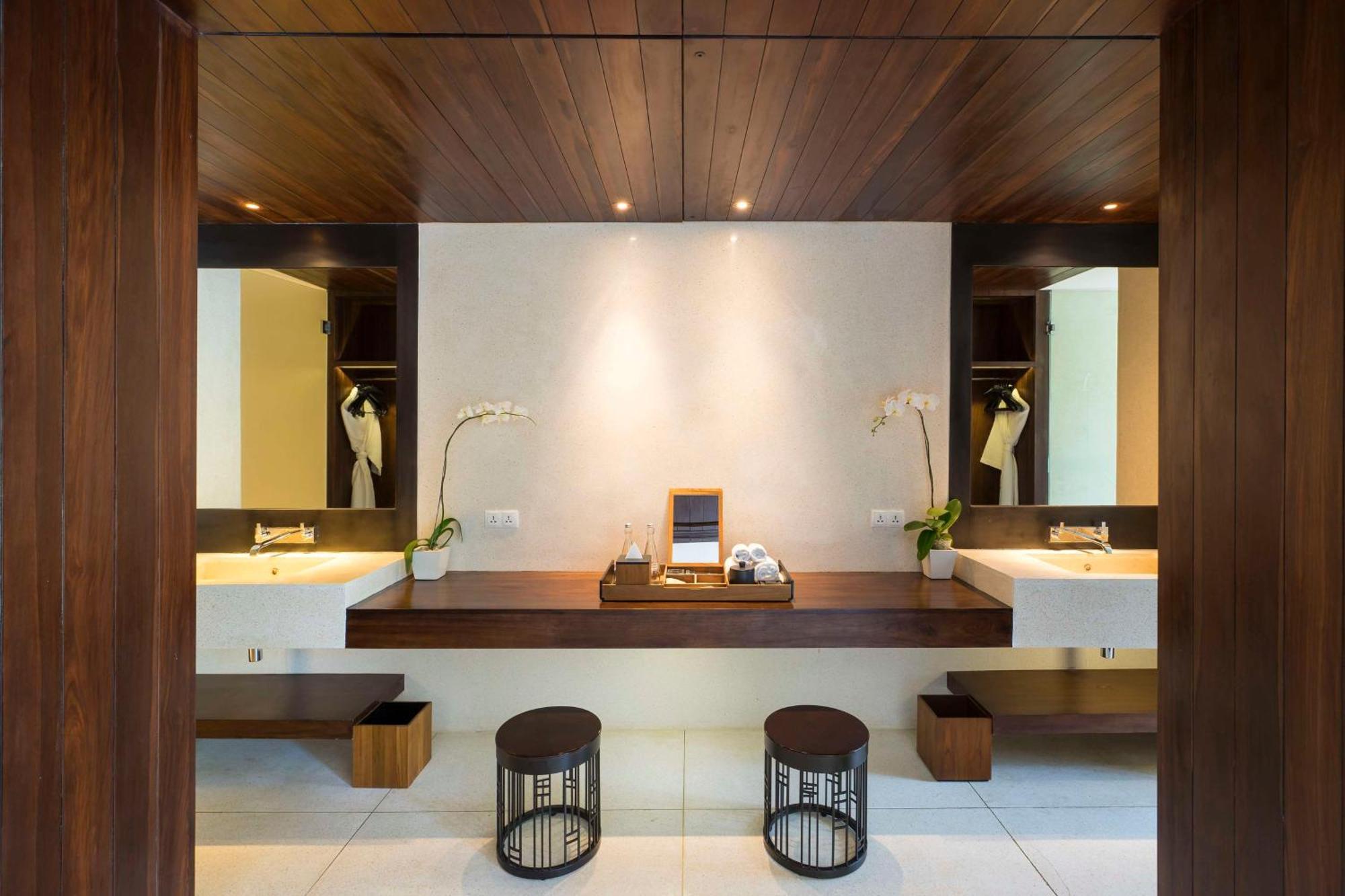 Hotel Alila Seminyak Esterno foto Bathroom