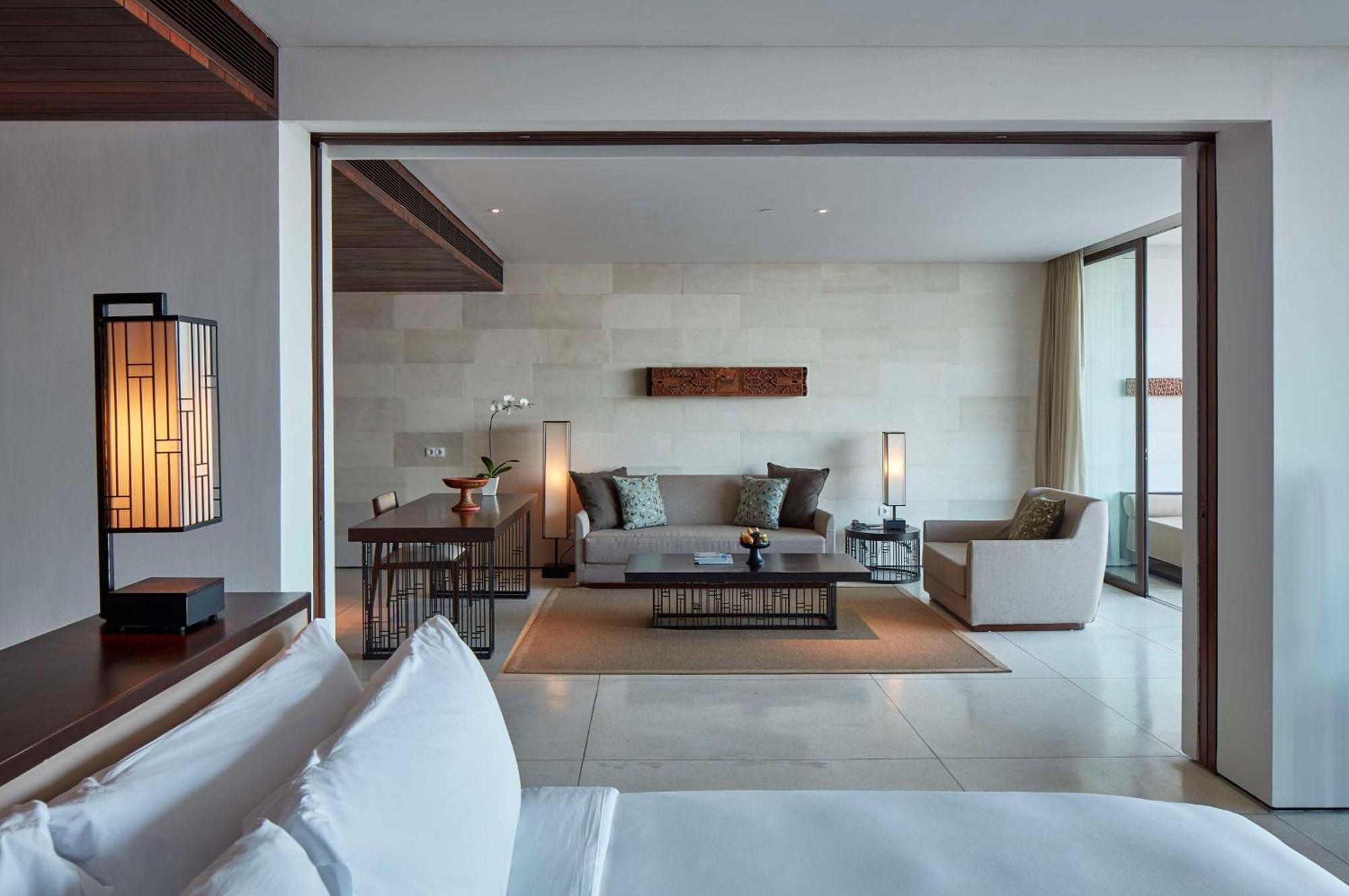 Hotel Alila Seminyak Esterno foto A suite at the hotel