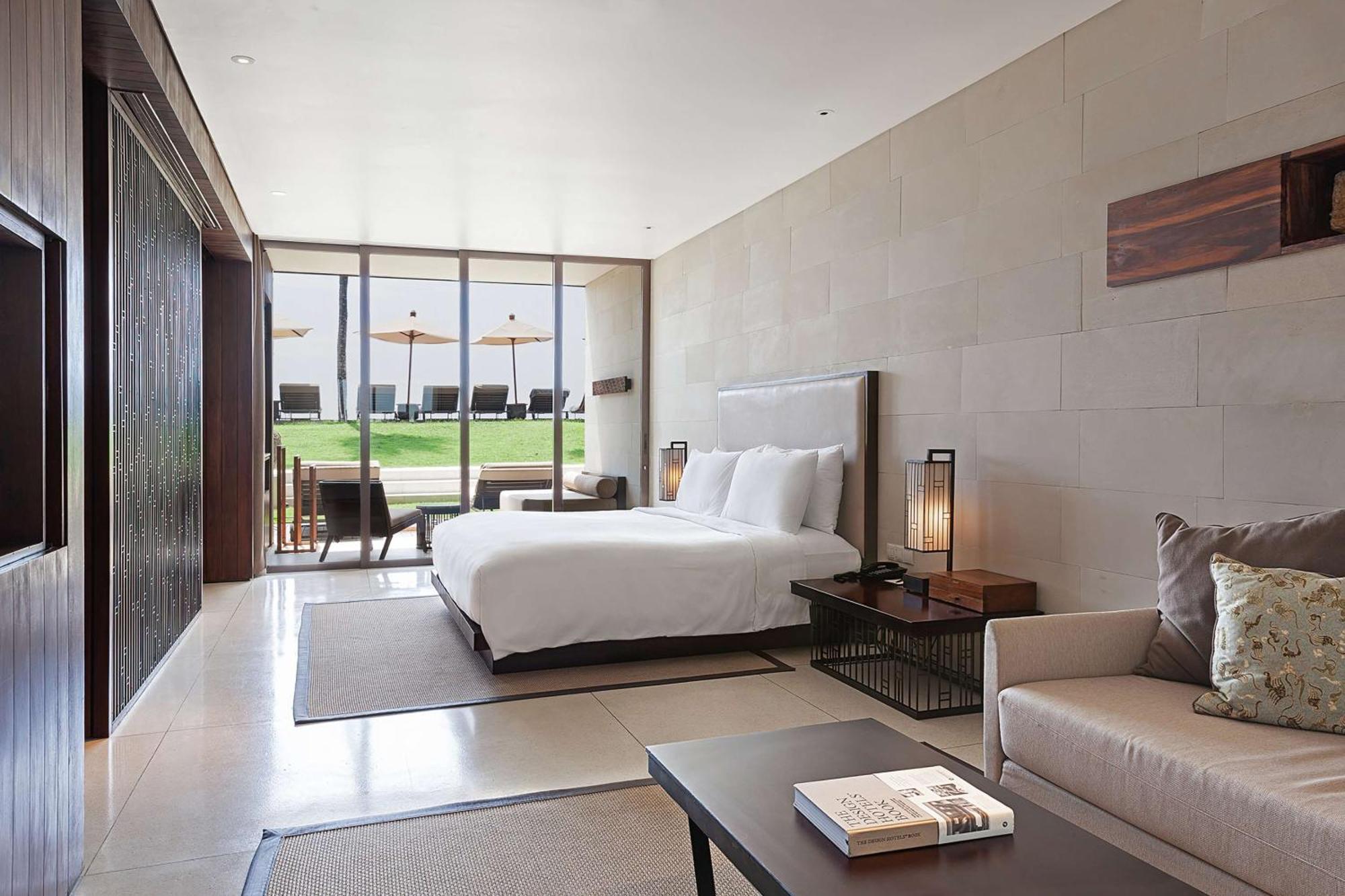 Hotel Alila Seminyak Esterno foto A guest room at The Westin Maldives
