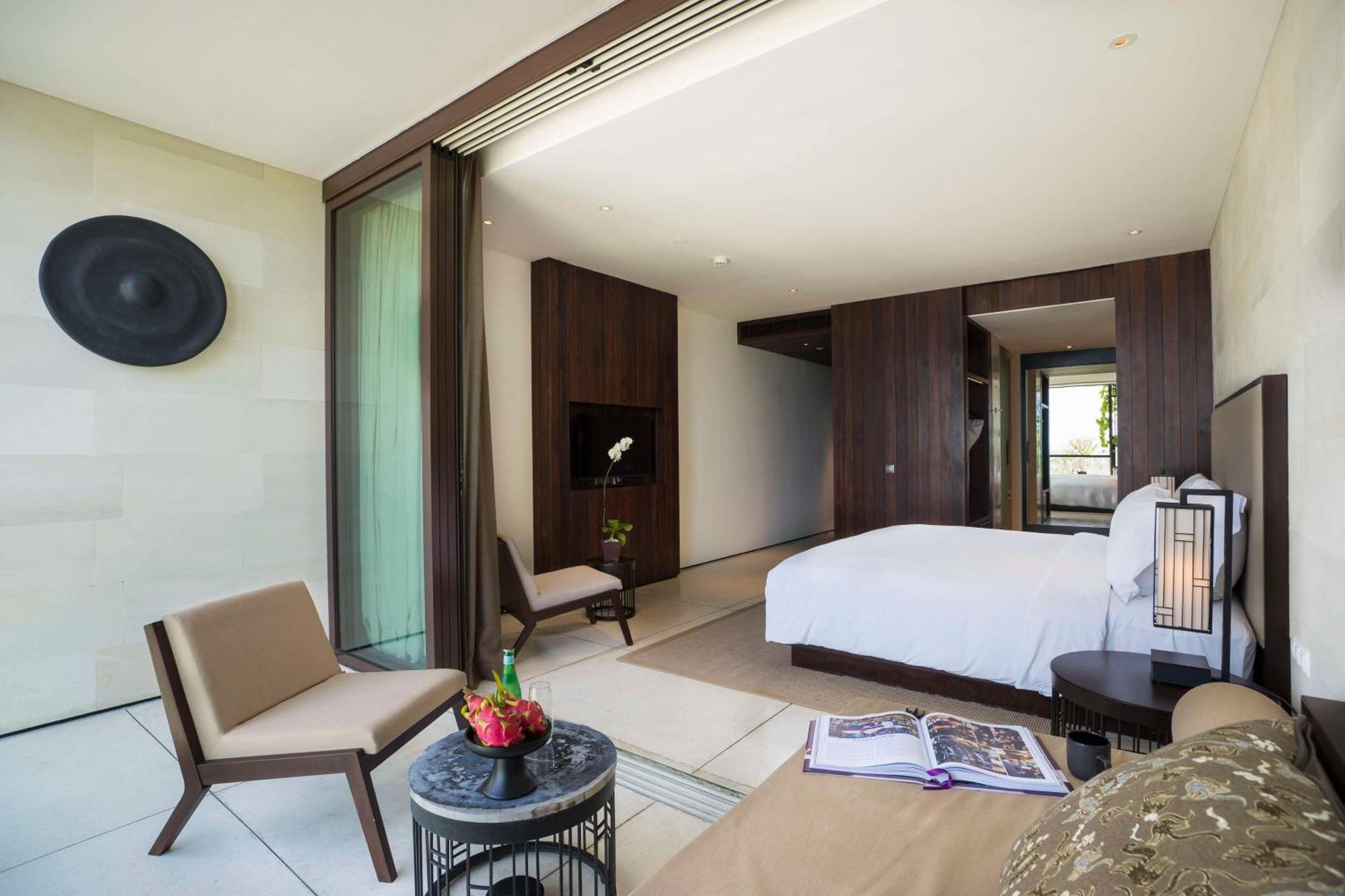 Hotel Alila Seminyak Esterno foto A bedroom at the hotel