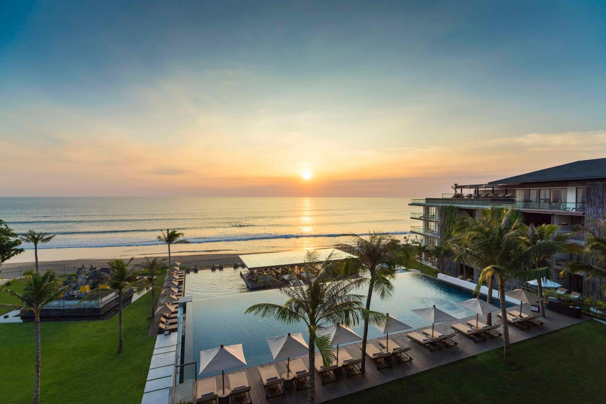 Hotel Alila Seminyak Esterno foto The Beachfront Resort